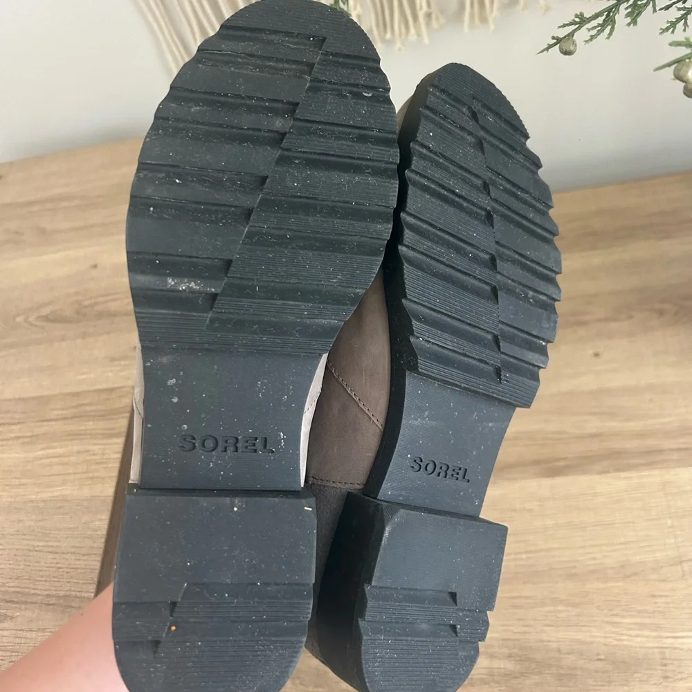 Sorel Woman’s Boot - Picture 8 of 9